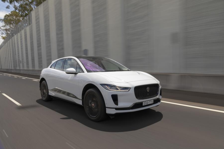  Jaguar I-Pace EV400 AWD SE 2018 года  (AU) (фото 26 из 40)